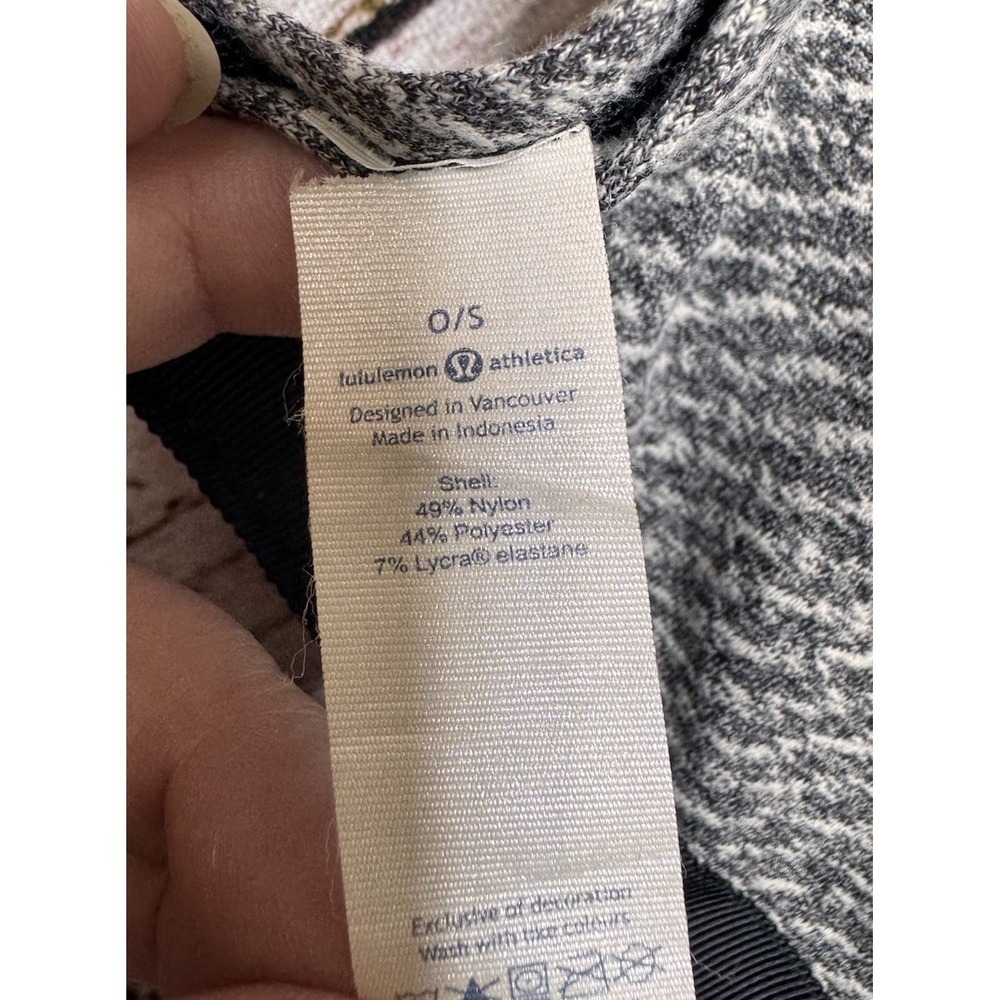 Lululemon Vinyasa Wrap Scarf Shawl‎ Women's One Size Knit Convertible Arm Holes - Picture 3 of 4